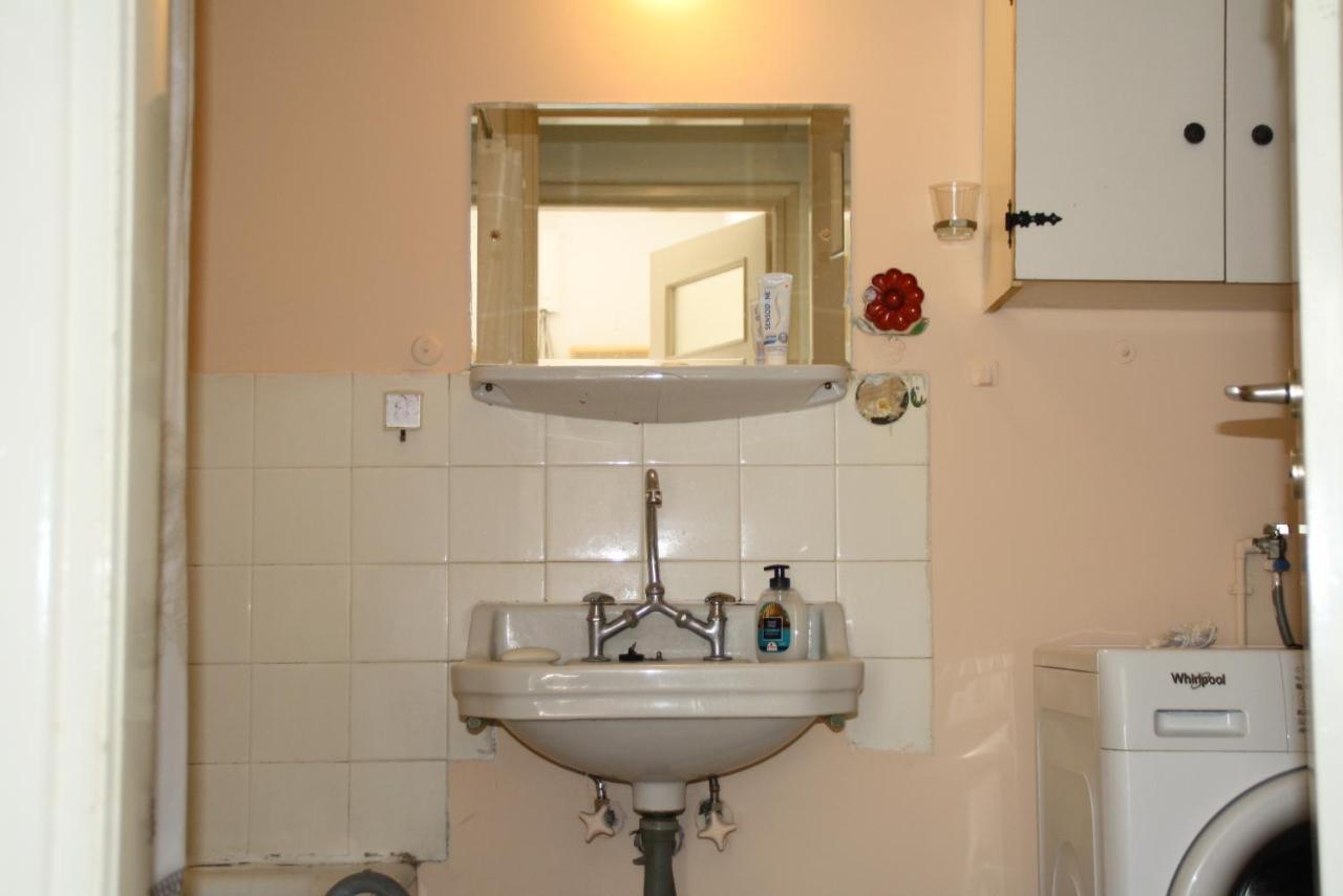 Private Bedrooms In Shared Apartment 135 Sm Athens Center Luaran gambar