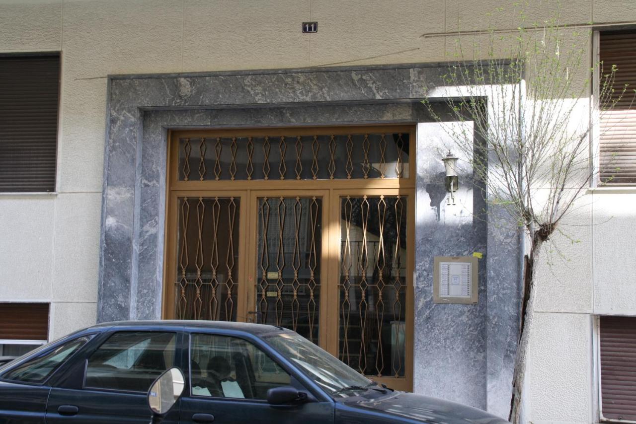 Private Bedrooms In Shared Apartment 135 Sm Athens Center Luaran gambar